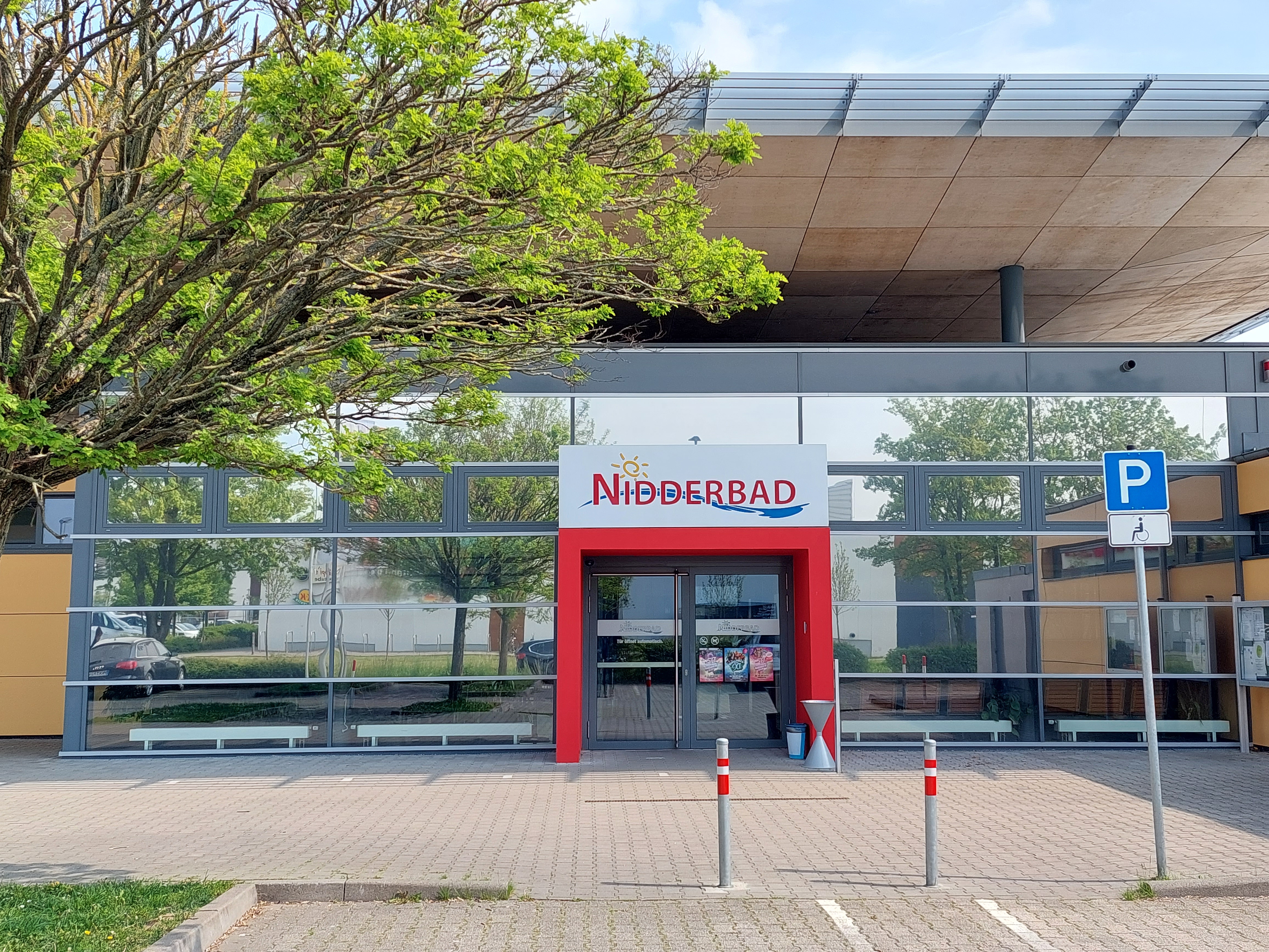 Eingangsportal Nidderbad