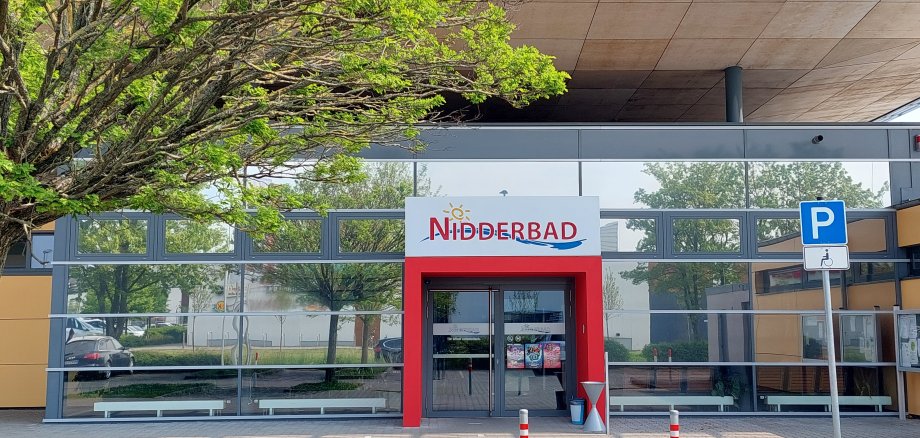 Eingangsportal Nidderbad