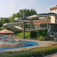 Freibad Ansicht Babybecken und Rutsche